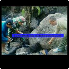 Pada petroglif tersebut menampilkan gambar campuran manusia, hewan, bahan dan bentuk abstrak yang mewakili budaya suku pribumi seperti fremont, anasazi, navajo, dan anglo. Terjepit Batu Penambang Meninggal Pedoman Indonesia