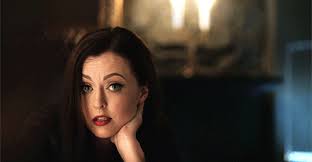 Kuningatar — Katharine Isabelle as Vera Stone in The Order...