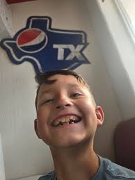 If you haven't been to the Hungry Dog Diner, don't walk, RUN! Everything  was AWESOME. For those who know me you know I'm serious about Cheeseburgers  😏 And the guys in there