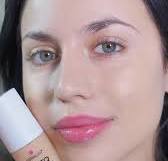 Let’s Glow! ✨, Glow and Care, la base de maquillaje hidratante y alisadora,  y Still Light, los polvos sueltos con acabado luminoso, ¡en acción!,  Productos utilizados:, • Glow and Care 1.5 “Silk”, • ...