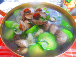 Bagi pecinta seafood, tentu tidak asing dengan olahan kerang. Resep Sayur Kunci Kerang Masakan Mama Mudah