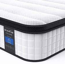 Using extra small zippers and velcro coverings, this protector is designed to keep pesky bed bugs or dust mites out of your bed. Saferest Queen Size Premium Hypoallergenic Waterproof Mattress Protector Vi Mattress Pads Feather Beds Home Garden