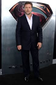Russell crowe man of steel. Russell Crowe Says Snyder Shot Man Of Steel The Hard Way