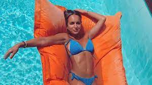 La pequeña bruna, que nació en barcelona, ha pesado 3,280 kg de puro amor, según su madre. Jordi Alba Girlfriend Romarey Ventura