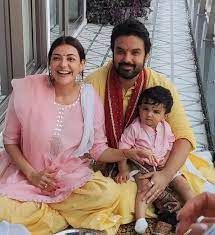 Kajal Aggarwal with her Family #KajalAgarwal #KajalAggarwal