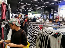 #jdsports #puma #jdsportssunwayvelocity sale at jd sports sunway velocity mall hey!👋 my name is king qaiser and this is my family channel 🌍to get updates a. What So Sizzle Bout Sizzling Suzai Malaysia Fashion Travel And Lifestyle Blogger Jd Sports 1st Flagship In Asia Grand Opening