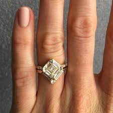 Fashioned in 14k white gold, the total diamond weight of the ring is 1 carat. Pin On Oomph