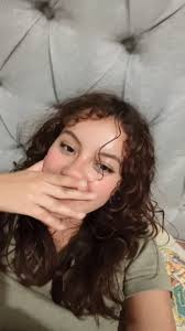 Cazzu: La Voz Elegante que Dice Verdades