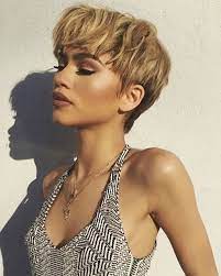 Zendaya Short Blonde And Brown Two Toned Hair Kapsels