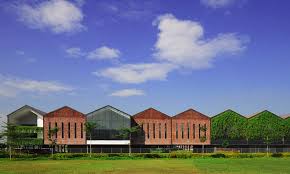 Des Ruines Malaisiennes Converties En Bureaux Vegetalises Architecture De Facade Architecture Industrielle Architecte