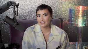 No binario es uno de los muchos términos utilizados para describir a las personas cuya identidad de género no es completamente masculina o femenina. Demi Lovato Galicia On Twitter En El Primer Episodio De Su Recien Estrenado Podcast 4d Demi Se Ha Declarado Como Perteneciente Al Genero No Binario Por Lo Que A Partir De