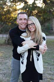 Clint And Kelly Harp Featured Personalities On The Hgtv Series Fixer Upper Get A Second Shot At Their Magnolia Fixer Upper Fixer Upper Joanna Gaines Clint