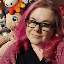 What is summoning and how do I summon more in Dragon City?