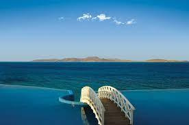 Στα δυτικά συνδέεται με τον ατλαντικό ωκεανό, δια του πορθμού του γιβραλτάρ, στα ανατολικά με την ερυθρά θάλασσα. H 8ea Sth 8alassa Sthn Ellada Einai Fthnh Gia Toys 3enoys To Pontiki