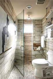 Entrare in un bagno piccolo (magari pure l'unico della casa) e avere come primo elemento visivo il wc non è il top. Arredare Un Bagno Piccolo E Stretto Ecco Come
