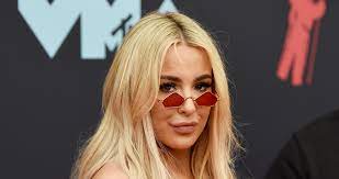Youtuber Tana Mongeau Apologizes For Partying During Coronavirus Pandemic Coronavirus Tana Mongeau Just Jared