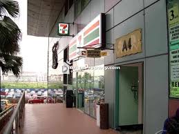 It was built on the site where the old royal palace used to exist before it was destroyed by the earthquake of 1755. Office For Rent At Leisure Commerce Square Bandar Sunway For Rm 1 650 By Thean Durianproperty