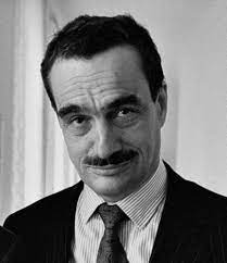 Předseda strany top 09 narodil se 10.prosince 1937 v praze jako nejstarší syn karla schwarzenberga a jeho manželky antonie. Karel Schwarzenberg 1937