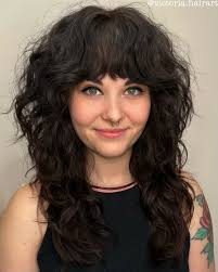 🎟️COME TO MY SHULLET CLASS IN NC🎟️details below Cutie pie shaggy cut for  the summer months is always the way to go 🌿🫒🧚🏻‍♀️✨💇🏻‍♀️🤍🤌🏻 Learn  my approach to haircutting, consultations and how I