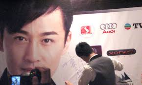 Lâm Phong vui vì được hát với người đẹp