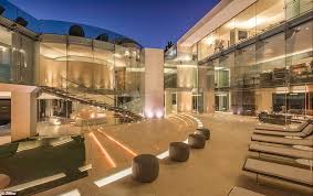 La casa nascosta di tony stark non è tanto distante dalle stark industries. Alicia Keys Acquista La Razor House Di Iron Man Wikicasa News