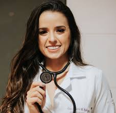 Fisioterapeuta com doença rara se dedica ao tratamento de pacientes com  Covid-19 em Goiânia