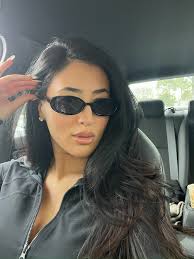 Hello everyone! My name is Brian (26), and I'm looking to move over to San  Diego from CT around late January for work at an aquarium! My budget is  1000-1200, and I'm