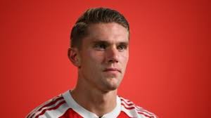 Benjamin Siegert dive: Munster man pulls off bizarre break-dancing dive in  German third division clash with Grossapach