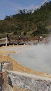 Jun 25, 2021 · sepertinya kamu akan dibawa ke dimensi lain begitu memasuki kawasan dieng plateau ini, dari mulai bukit sikunir, telaga warna, situs candi, kawah sikidang dan masih banyak lagi wisata yang ada di dieng plateau ini. Melihat Lebih Dekat Pesona Kawah Vulkanik Sikidang Dieng Merdeka Com