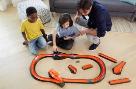 Mattel Launches New Hot Wheels Id Smart Track Kit And Nfc Cars Exclusively At Apple Stores Macrumors Hot Wheels Nfc Mattel Hot Wheels