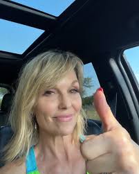 When you feel better you do better! it feels great to push through the  temptation to stay in a cozy bed and get to the gym… if you've done it  today, congratulate