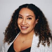 Daisy Figueroa's Instagram, Twitter & Facebook