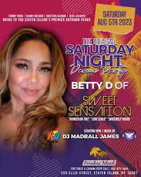 Reality Show at Paradise Island with Jewelzby Desiree