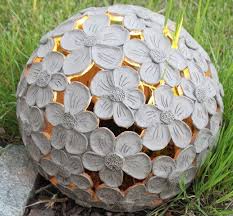 Töpfern zu lernen steht schon seit ganz vielen jahren auf meiner wunschliste und letzten herbst habe ich endlich angefangen, es zu lernen! Anleitung Blutenkugel Tonblumen Keramik Topferarbeiten