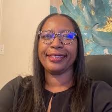 Dana Upton's Instagram, Twitter & Facebook