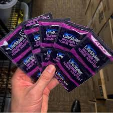 Snugger fit are shorter and narrower than standard condom. Adozas Klan Joslas Lifestyles Snugger Fit Boathousecellochoir Com