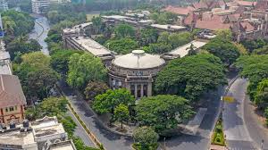 Mumbai the city that never sleeps ...