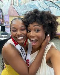 The best thing you can ever wear is confidence👑 A few weeks ago I competed  in my first pageant ever. I'd like to thank all the girls that competed  alongside me for