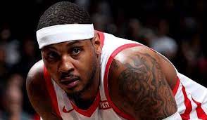 领着近三千万的年薪却打出了一轮狼狈的系列赛 被外界讽刺为高薪低效的anthony依然措词强硬 他可以接受打法的改变和泛边缘化的角色设定 但先发位置是他坚守的底线 nba basketball 篮球 lakers anthony chris bosh