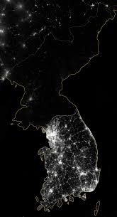 Résultat de recherche d'images pour "photo of north korea at night from space"