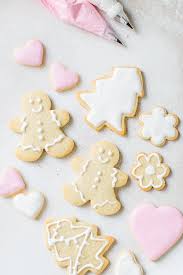 I prefer to make royal icing without egg whites because it is more consistent and for safety reasons. Ultimate Royal Icing For Sugar Cookies Pretty Simple Sweet
