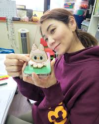 A2考試Day1🌈 Q MaMa 一早起咗身車「太子」回校考試，默默為BBQ先生祈禱，跟住去做少少Gym， 整返D安多芬出嚟…  考試壓力太大了！真係要買番少少嘢氹吓自己開心！係咪好靚先！Labubu坐响度係塊鏡嚟㗎❤️ 唔好意思，無乜事我返去做「伴讀奴婢」， Day2  要溫英文啦！加油呀 ...