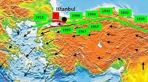 İstanbul'da pazar akşamı yaşanan 4.4 büyüklüğündeki deprem, i̇stanbullunun bir süredir sümenaltı ettiği deprem korkusunu tekrar gündeme getirdi. Istanbul Da Deprem Riski Olan Ilceler Ve Semtleri Fay Hatti Haritasina Gore Tek Tek Inceledik Onedio Com