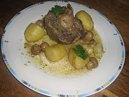 Fines tranches de filet de boeuf queue fonctionnent bien dans sauté, en particulier si vous l'aimez maigre. Les Meilleures Recettes De Queue De Boeuf