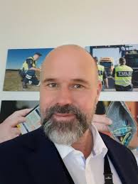 Äntligen! Nu är jag en del av Tullverket. Vår gemensamma vision "bara  godkända varor över gränsen" strävar vi mot. Lägg till att vi sen  tillsammans ska bygga upp en ny nationell ledningscentral… |