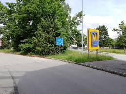 Die billigste ist per mitfahrdienst und kostet 4€. Guten Tag Osterreich Offnung Der Grenzen Zu Nachbarlandern Wiederhergestellt