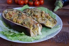 1) scalda il forno a 180°. Melanzane A Barchetta Ripiene Di Prosciutto E Mozzarella