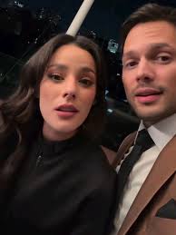 Elsa Marin Y Lucila Se Besan