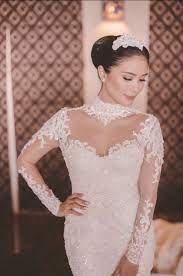 Bride And Breakfast Heart Evangelista Wedding Celebrity Wedding Gowns Simple Wedding Gowns