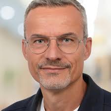 Thomas Keppler's Instagram, Twitter & Facebook